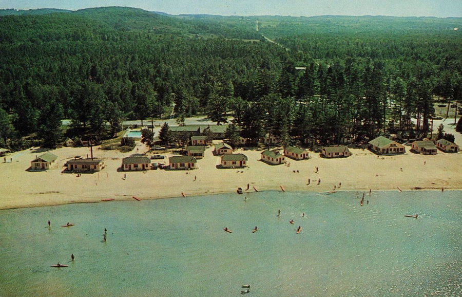 Bakers Acres Motel and Cottages (Waterfront Inn, Tamarack Lodge, Bakers Acres) - Vintage Motel